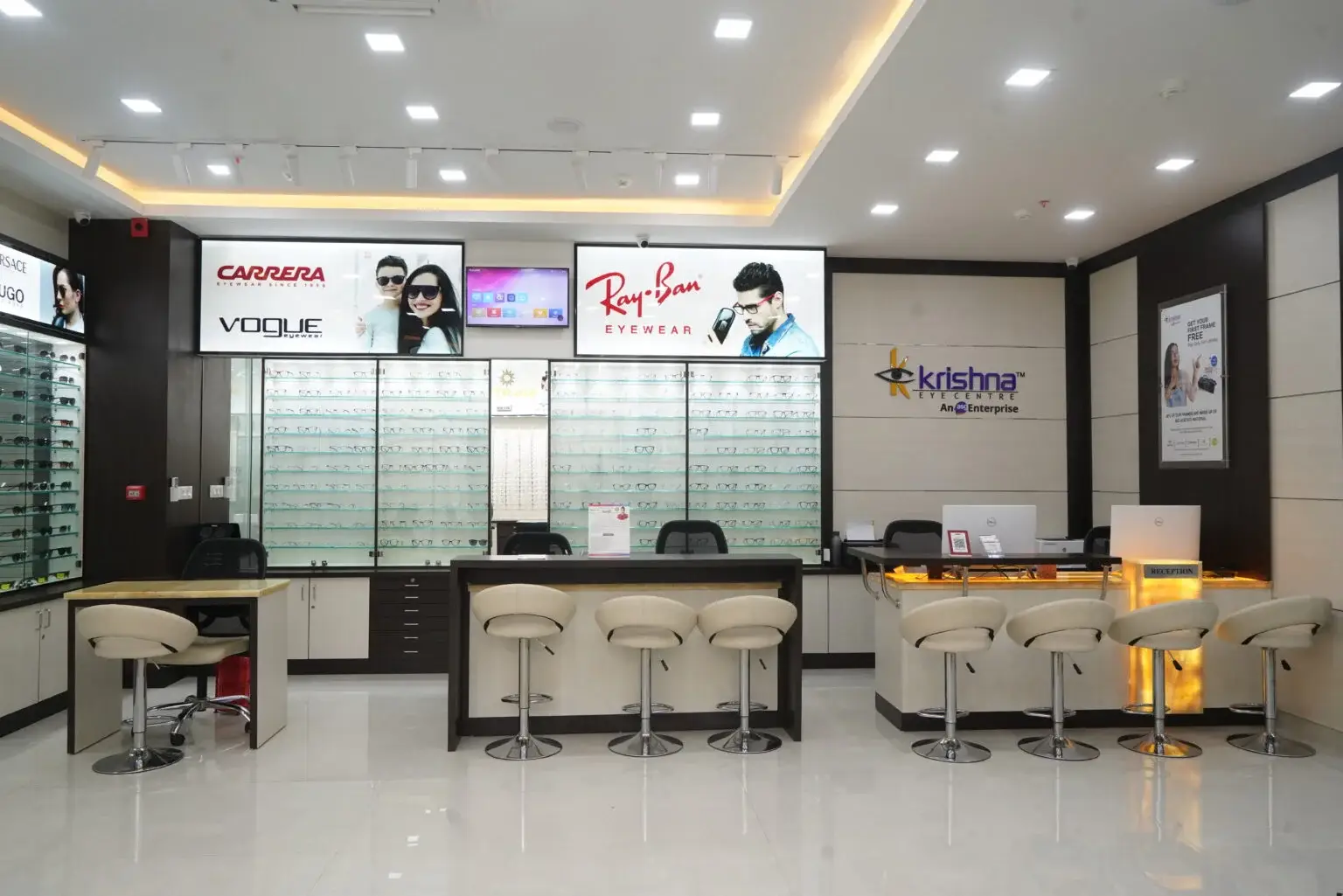 WE ARE A SPECIALIZED CENTRE IN ADVANCED EYE CARE
